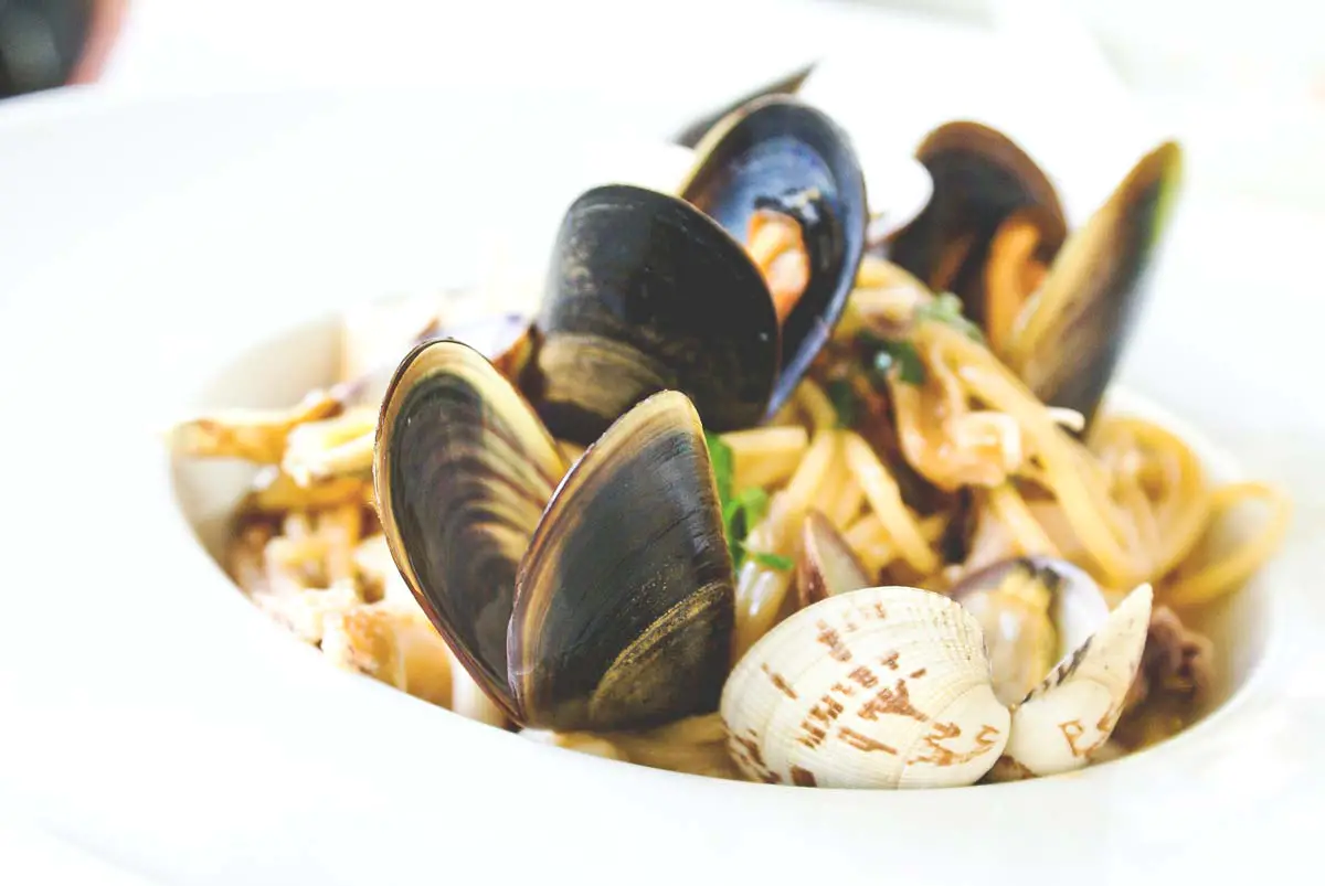 Seafood with noodles